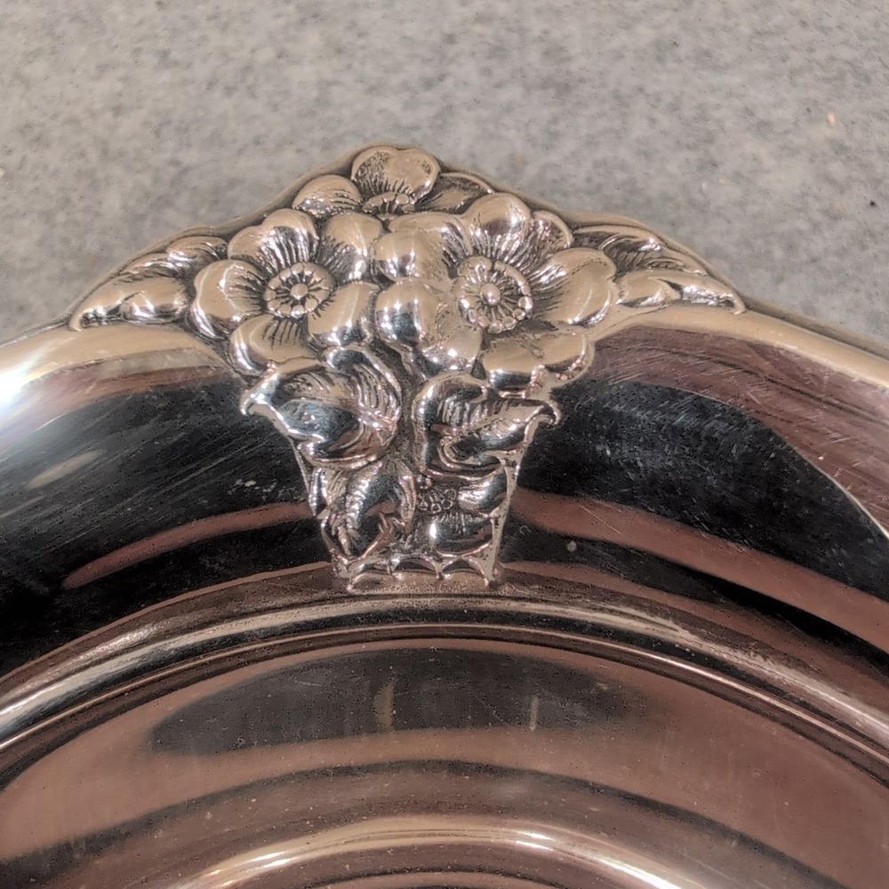 Vintage Silver Plated Oval Serving Dish Floral Relief Scalloped Rim Bowl - Picture 5 of 6